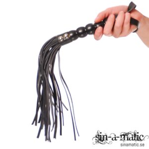 Beaded Cat O'Nine Tails från .