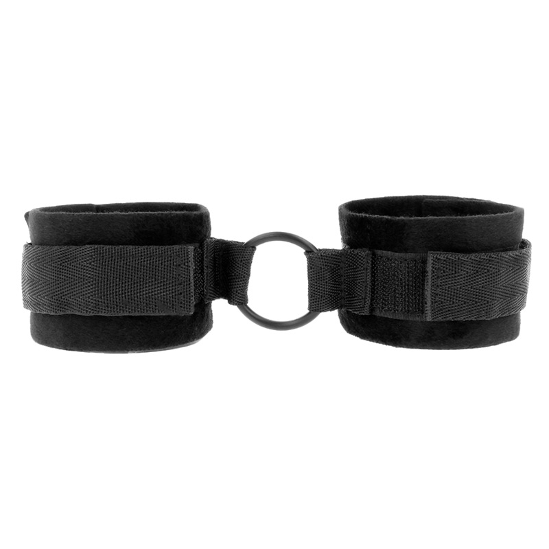 Cuffs with O-ring från Lustjakt.