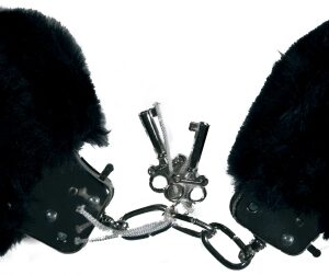 Love cuffs black från Lustjakt.
