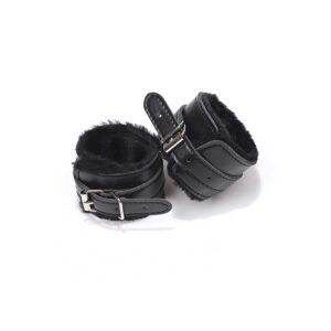Luxury Fetish - Black Fur Wrist Cuffs från .